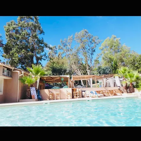 Mobilhome Piscine Κάμπινγκ Ιέρ